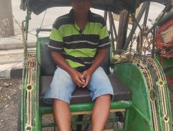 Dilema Seorang Sopir Becak, Memikirkan Pengobatan Anaknya