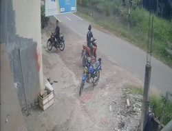 Aksi Pelaku Pencurian Motor Terekam Dalam Video CCTV Toko Aen