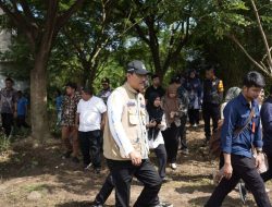 Mensos Tinjau Keluarga Penerima Bantuan Rumah