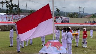Paskibraka Fakfak Tampil Keren, Garuda Terbentuk Sempurna
