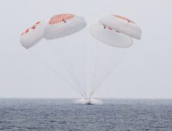Pesawat Antariksa SpaceX Berhasil Mendarat di Samudra Pasifik