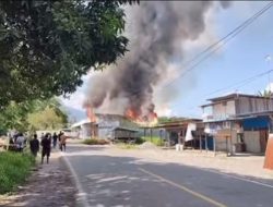 Yalimo Memanas, Sekolah Dibakar dan Polisi Terluka Kena Anak Panah