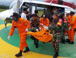Empat Korban Jatuhnya Helikopter di Timika Berhasil Dievakuasi