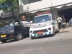 Ambulans RS Parenggean Disalahgunakan Angkut Pakan Ayam, Warga Geram: “Fasilitas Publik Kok Jadi Angkutan Pribadi!