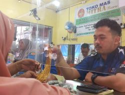 Harga Emas Turun Ekstrem, Pembeli di Pasar Sampit Tetap Stabil