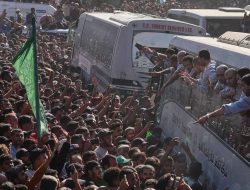 Sorak Kemenangan Iringi Pembebasan Tahanan Palestina