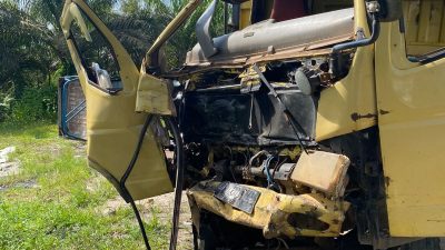 Dump Truck Hantam Tangki CPO di KM 10 Sudirman Sampit, Sopir Terjepit dan Dievakuasi Dramatis