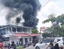Gudang Minyak di Jalan Kembali Sampit Terbakar, Warga Panik Berhamburan