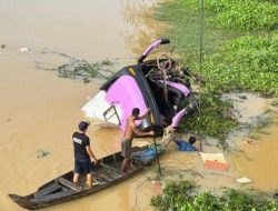 Bus Bawa Turis Masuk Sungai di Kamboja, Korban Tewas jadi 16 Orang