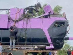 Bus Sleeper Masuk Sungai Sedalam 5 Meter, 13 Orang Tewas 10 Hilang