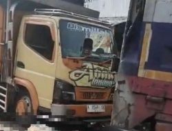 Kecelakaan Beruntun 12 Kendaraan di Cikampek Karawang, 2 Orang Tewas 5 Terluka