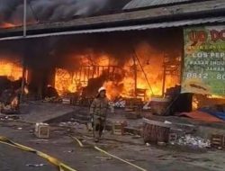 Kebakaran Pasar Induk Kramat Jati Jaktim, 80 Personel Damkar Dikerahkan!