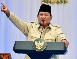 Prabowo Minta Mendagri Copot Bupati Aceh Selatan yang Umrah saat Bencana