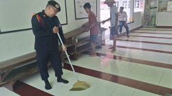 Sambut Ramadan Penuh Hikmah, Petugas dan WBP Lapas Sampit Bersatu Bersihkan Masjid At-Taubah