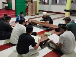 Ramadan Penuh Berkah, WBP dan Petugas Lapas Sampit Khusyuk Jalankan Tarawih dan Tadarus