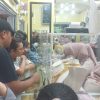 Jelang Lebaran Toko Emas Mitra Baru Sampit Diserbu Pembeli, Momentum THR Dongkrak Penjualan