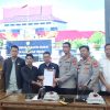 Kedepankan Sisi Humanis, Polda Kalteng Kawal Aksi Unras di Kantor DPRD