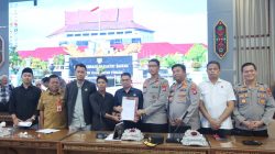 Kedepankan Sisi Humanis, Polda Kalteng Kawal Aksi Unras di Kantor DPRD