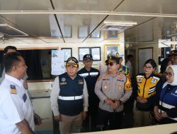 Sinergitas Kapolres Kotim Pastikan 3.000 Penumpang Mudik Aman, Keluarga Bahagia