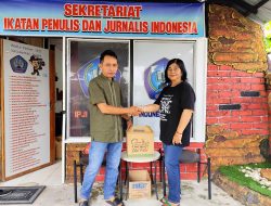 Dari Sekretariat Sederhana, Tumbuh Hangatnya Solidaritas: IPJI Kalteng Berbagi Jelang Idulfitri