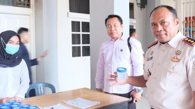 Momentum Hari Bhakti Pemasyarakatan ke-62, Seluruh Warga Binaan Lapas Sampit Lulus Tes Urin Narkoba