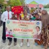Semarak Hari Kartini, Siswa SDN 4 Mentawa Baru Hulu Gelar Pawai Adat Nusantara