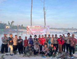Polsek Mentaya Hulu Tertibkan Parkir dan Sosialisasikan Penghentian Tambang Emas Ilegal di Desa Kawan Batu
