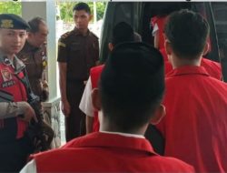 Dikawal Polisi, 20 Tahanan Lapas Sampit Jalani Sidang di PN Sampit