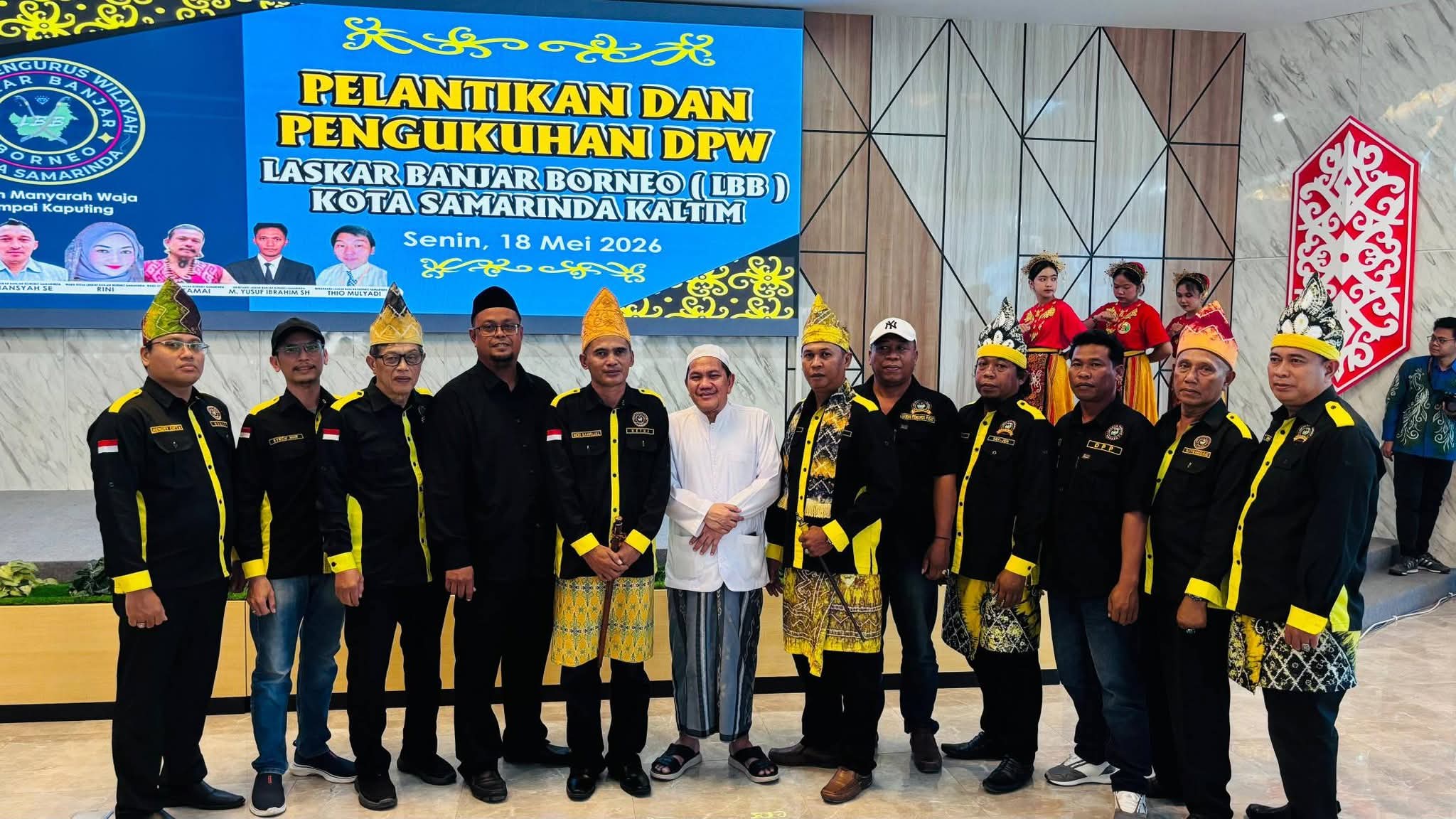 Kehadiran Tokoh agama (Pakaian Putih) Guru Udin Samarinda.
