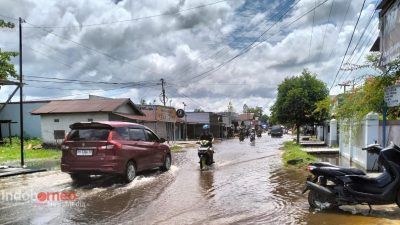 Jalan Sampit Langganan Banjir, Warga Keluhkan Minimnya Saluran Pembuangan