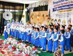 TK Negeri Pembina Kandangan Gelar Pengukuhan dan Pelepasan, Bunda Paud HSS: Penerus Bangsa yang Dibanggakan