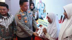 Peringati HUT Bhayangkara ke–80: Polresta Bagikan 1000 Kacamata Gratis untuk Siswa di Banjarmasin