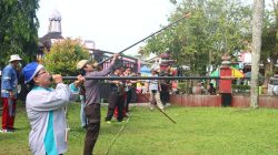 Begasing, Menyumpit, Menganyam: Polres Kotim Hidupkan Tradisi Dayak di Hari Bhayangkara ke-80