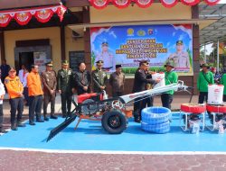 Dukung Tahanan Pangan: Kapolres dan Bupati Katingan Serahkan Bantuan Alsintan