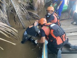 ABK TB Kapuas Bahari V Tenggelam di Muara Sampit Berhasil Ditemukan Tim SAR Gabungan