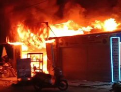 Musibah Kebakaran Hanguskan Delapan Kios di Taman Kota Sampit, Kerugian Capai Rp500 Juta