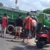 Motor Hantam Truk di Jalan Tjilik Riwut Sampit, Pengendara Dilarikan ke Rumah Sakit