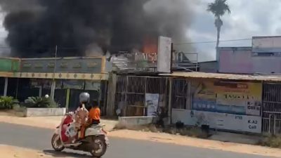 Kebakaran Besar Terjang Desa Bangkal Seruyan, Kobaran Api Hanguskan Bangunan Usaha