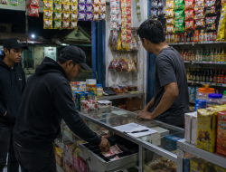 Modus Jadi Pembeli, Dua Pria Gasak Rp14 Juta dari Laci Kasir Warung Sembako di Baamang