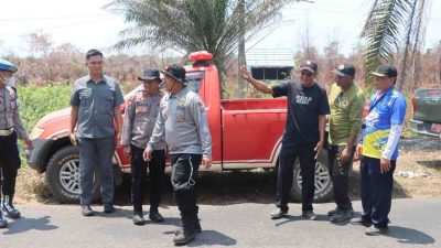 Gotong Royong Padamkan Api, Polres Kotim, TNI dan SOPD Kompak Jinakkan Karhutla di Baamang