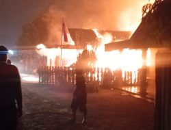 Siang Terbakar, Malam Berkobar! Sampit Dikepung Dua Kebakaran