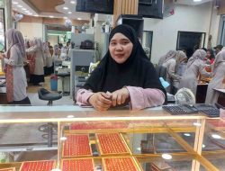 Harga Emas Fluktuatif, Warga Sampit Tetap Antusias Membeli