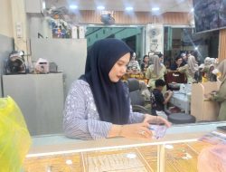 Kemarau dan Kabut Asap Pengaruhi Pasar, Perhiasan Emas Tetap Diminati di Sampit