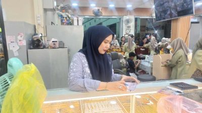 Kemarau dan Kabut Asap Pengaruhi Pasar, Perhiasan Emas Tetap Diminati di Sampit