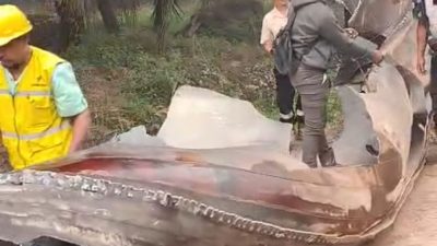 Usai Dentuman Keras Menggemparkan Kotim, Benda Mirip Bangkai Pesawat Ditemukan di Kebun Sawit